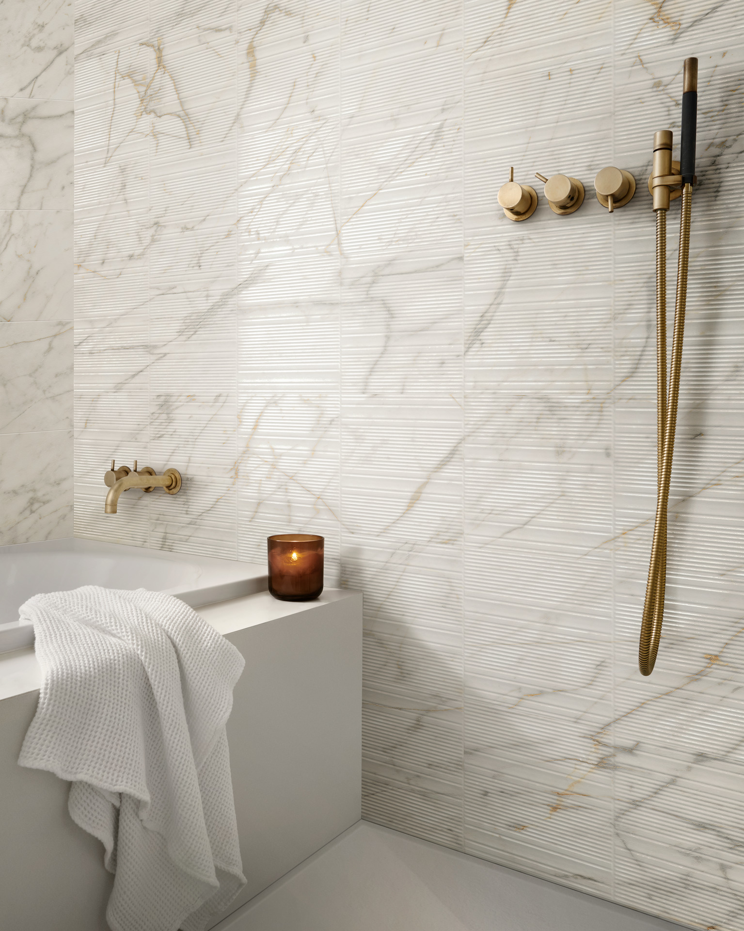 Fabula Statuario Decor
